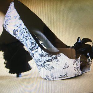 Custom made women shoes